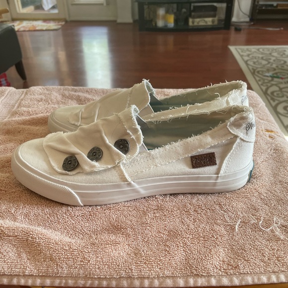 Blowfish Malibu Melon white slip on button Sneaker canvas shoe 8 laceless cotton - Picture 12 of 16